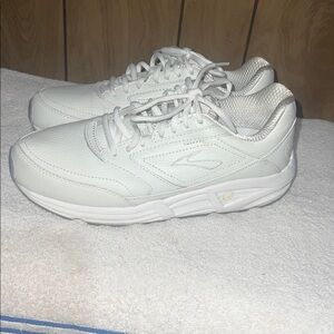Brooks White Lace-Up Walking Sneakers